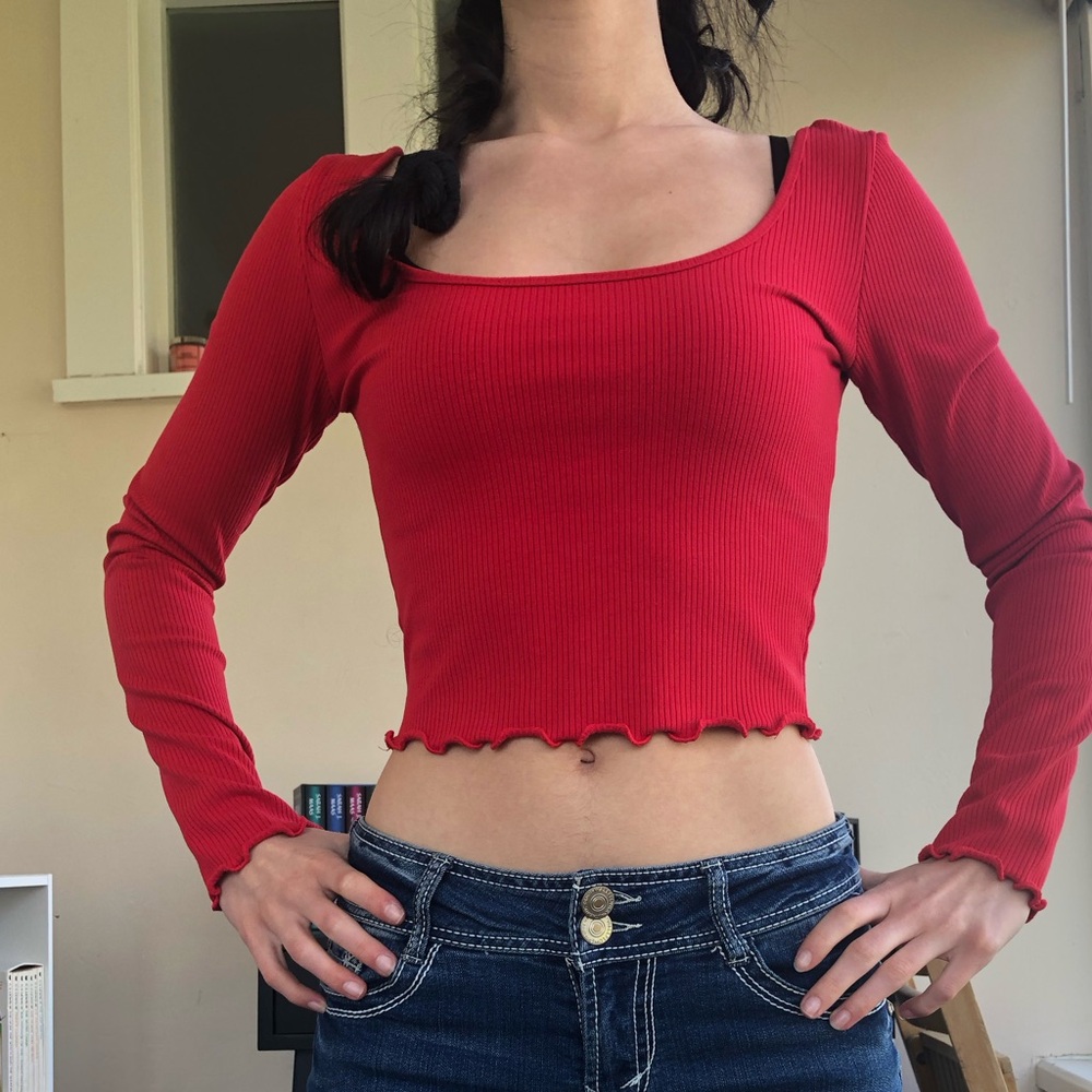 Cropped red long sleeve top